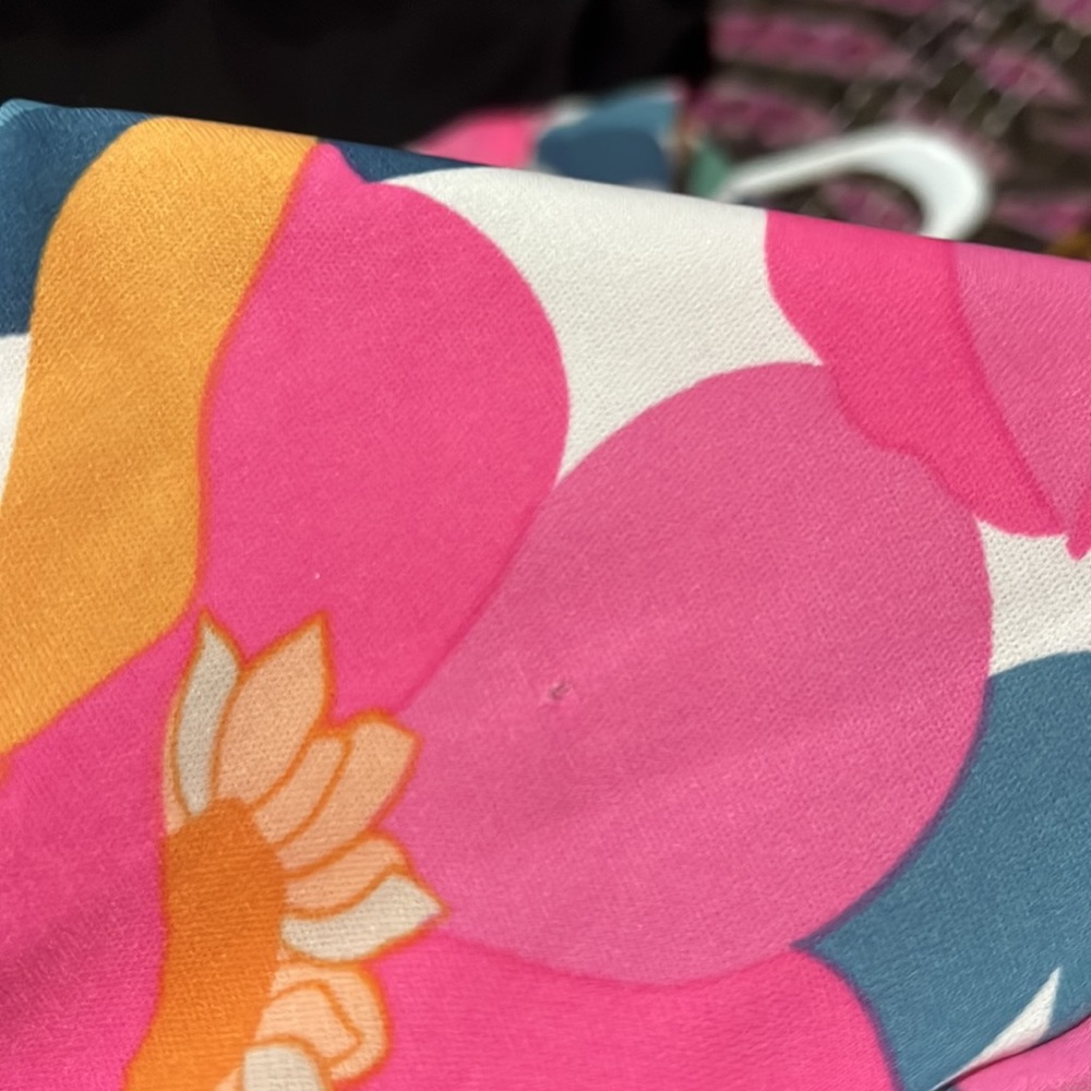 Axara wrap around floral dress - Picture 9 of 9